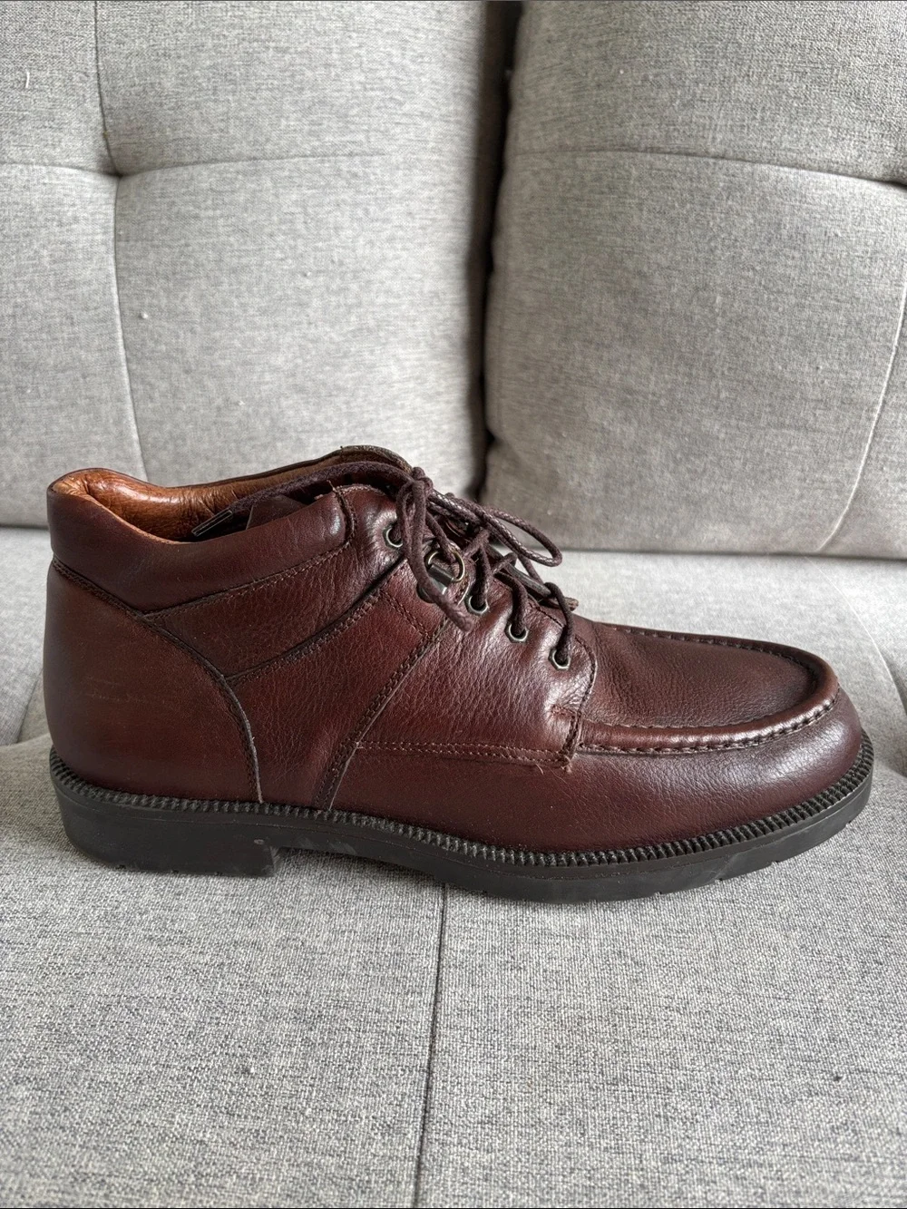 AEROSOLES Men's Brown Leather Chukka Boots. Made in Italy. New w/o Tags